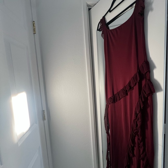 Elegant Burgundy Ruffle Dress - Picture 2 of 5